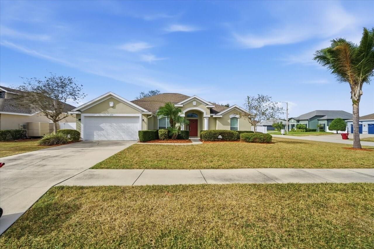 Property Photo: 3017 Via Siena Street FL 33566