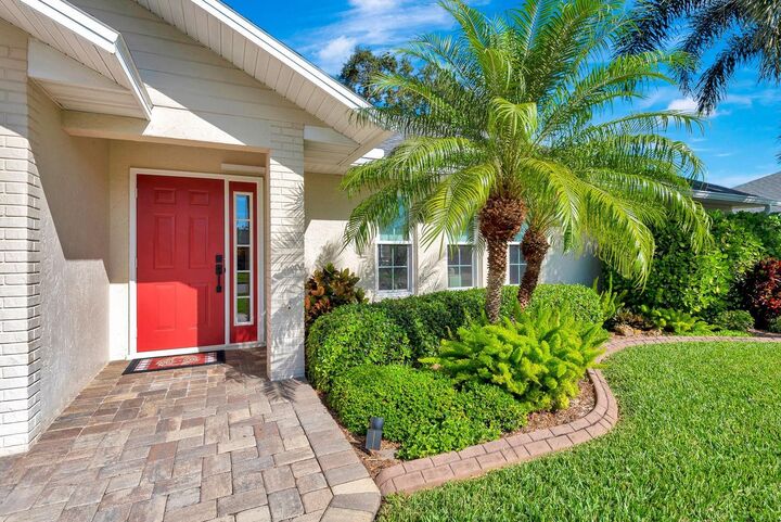 Property Photo: 5302 19th Avenue W FL 34209