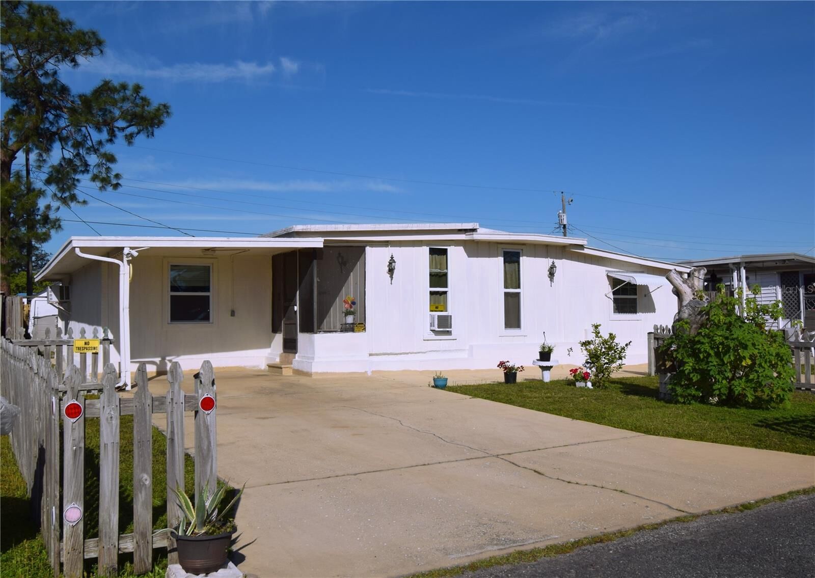 Property Photo:  2113 Lullaby Drive  FL 34691 