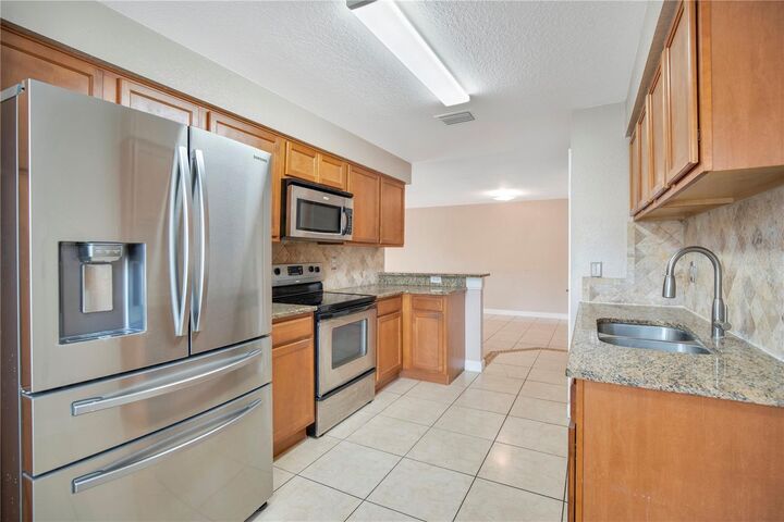 Property Photo: 7864 Sugar Bend Drive 7864 FL 32819