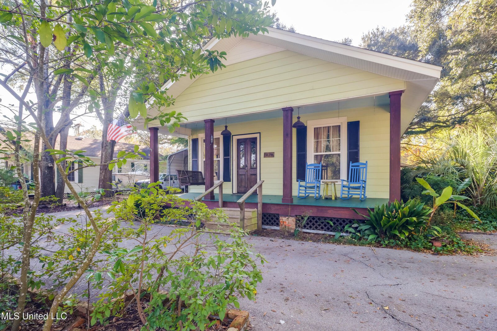 Property Photo:  701 Commerce Street  MS 39507 
