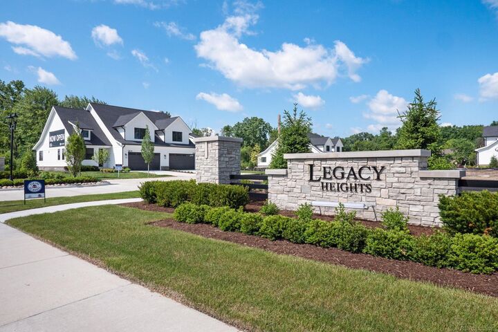 Property Photo:  5829 Heights Drive Unit 3 / Building 1  MI 48314 