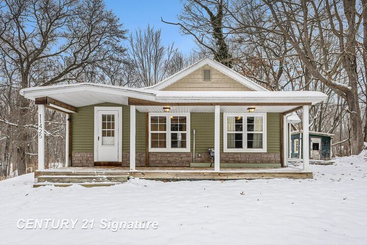 Property Photo:  11401/11425 Hibner Road  MI 48353 