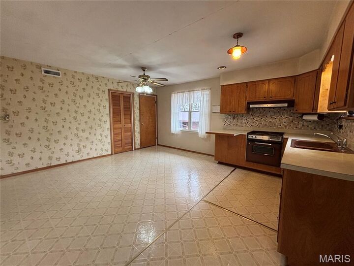 Property Photo: 5747 Sand Rock Road IL 62285