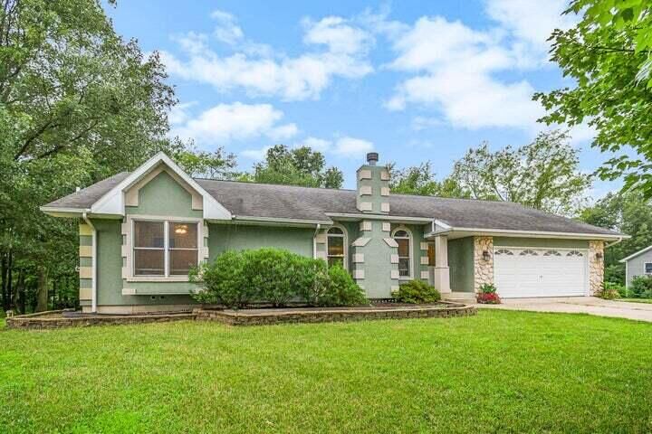 Property Photo: 54060 W Ridgeview Circle MI 49079