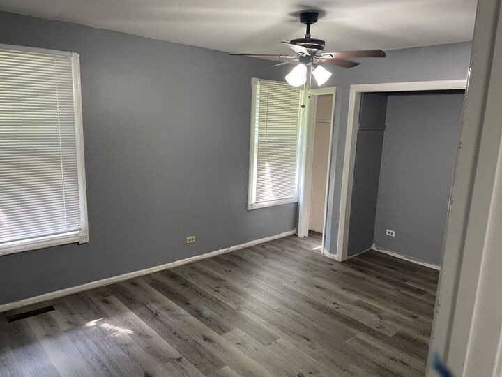 Property Photo: 429 South Street 1 IL 60123