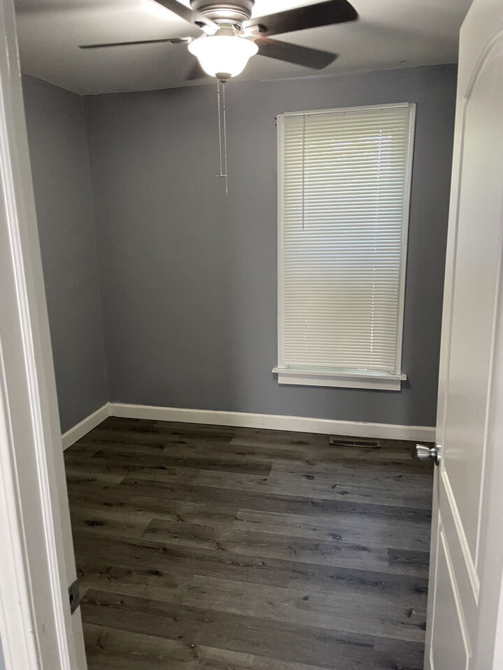 Property Photo: 429 South Street 1 IL 60123