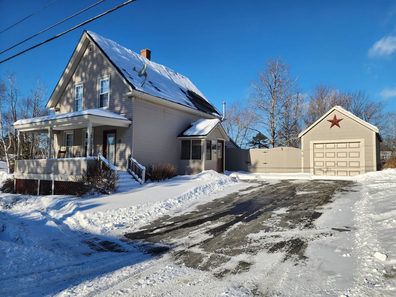 Property Photo:  18 Washington Street  ME 04441 