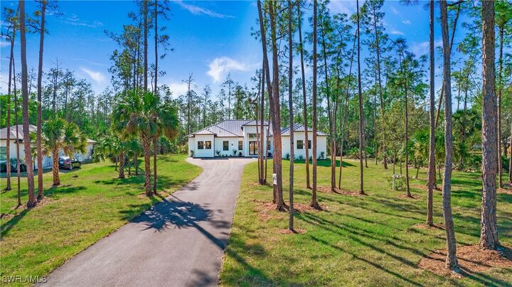 Property Photo: 3518 2nd Avenue SE FL 34117