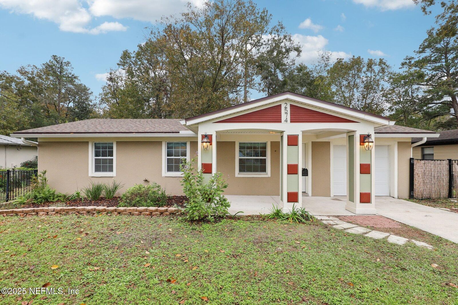 Property Photo: 2574 Lofberg Drive FL 32216