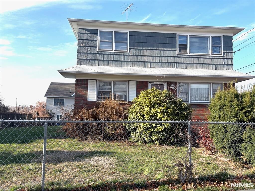 Property Photo:  401 Stuyvesant Avenue  NJ 07071 