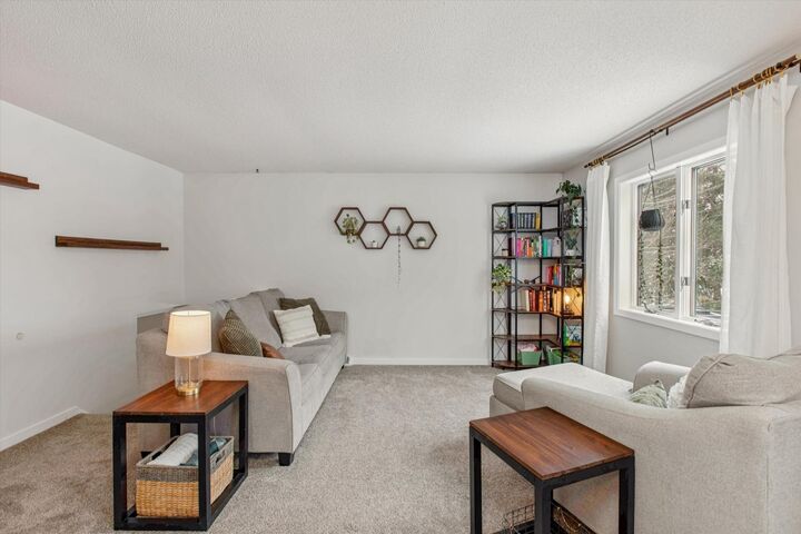 Property Photo: 505 Nelson Court MN 55057