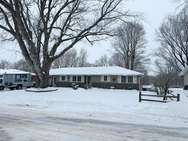 Property Photo: 1105 Crestview Road MN 56007