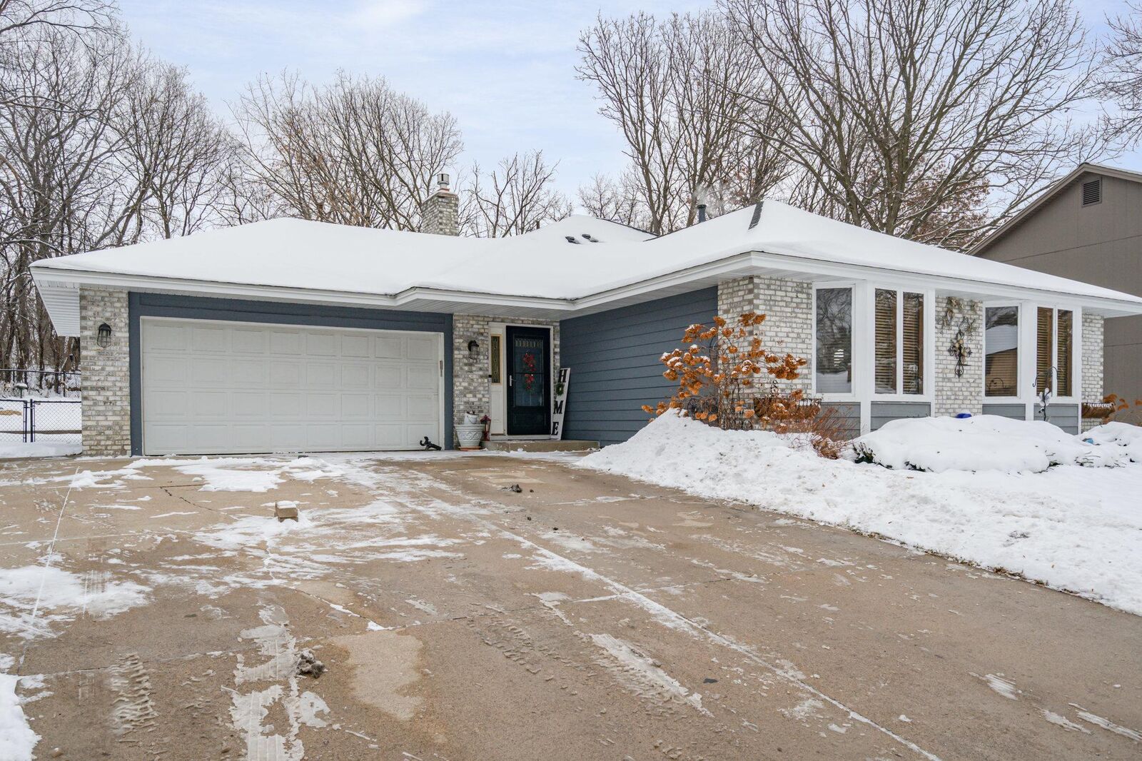 Property Photo: 14809 Southpointe Curve MN 55306