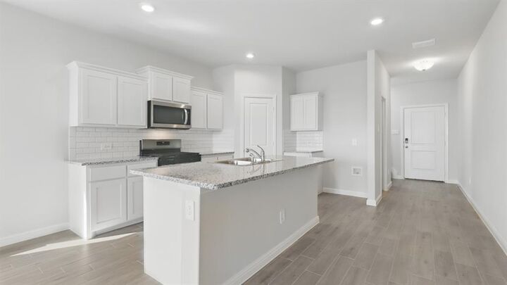 Property Photo: 195 Greenhill Trail TX 76023