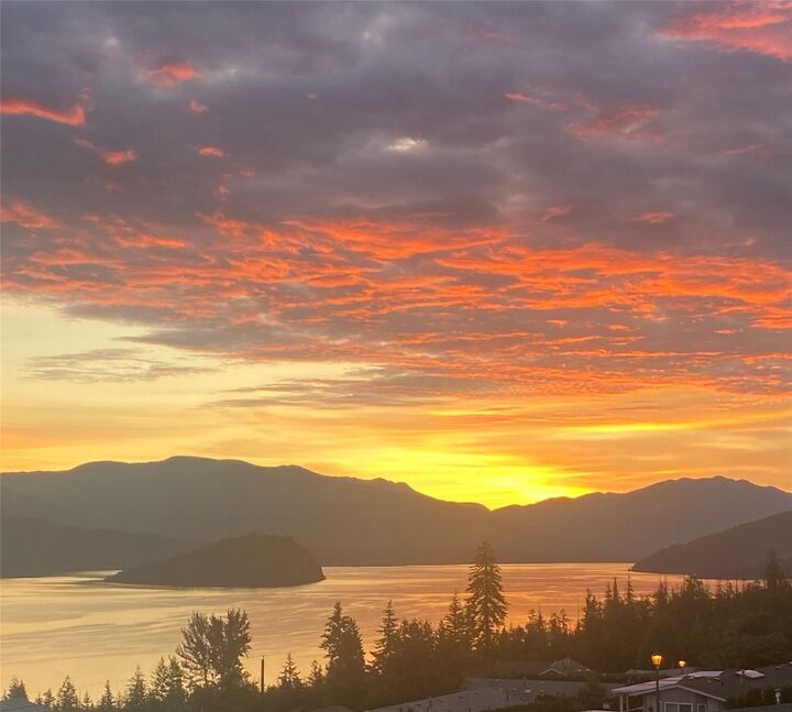 1510 Trans Canada Highway 65  Sorrento BC V0E 2W0 photo