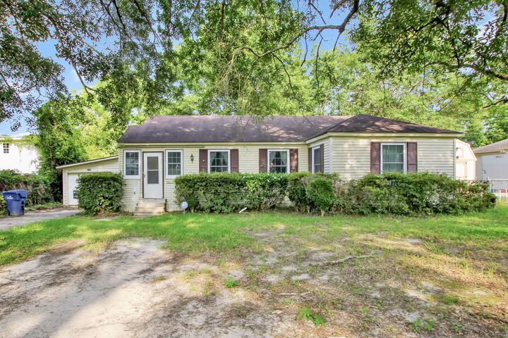 Property Photo: 803 Marvin Ave LA 71446