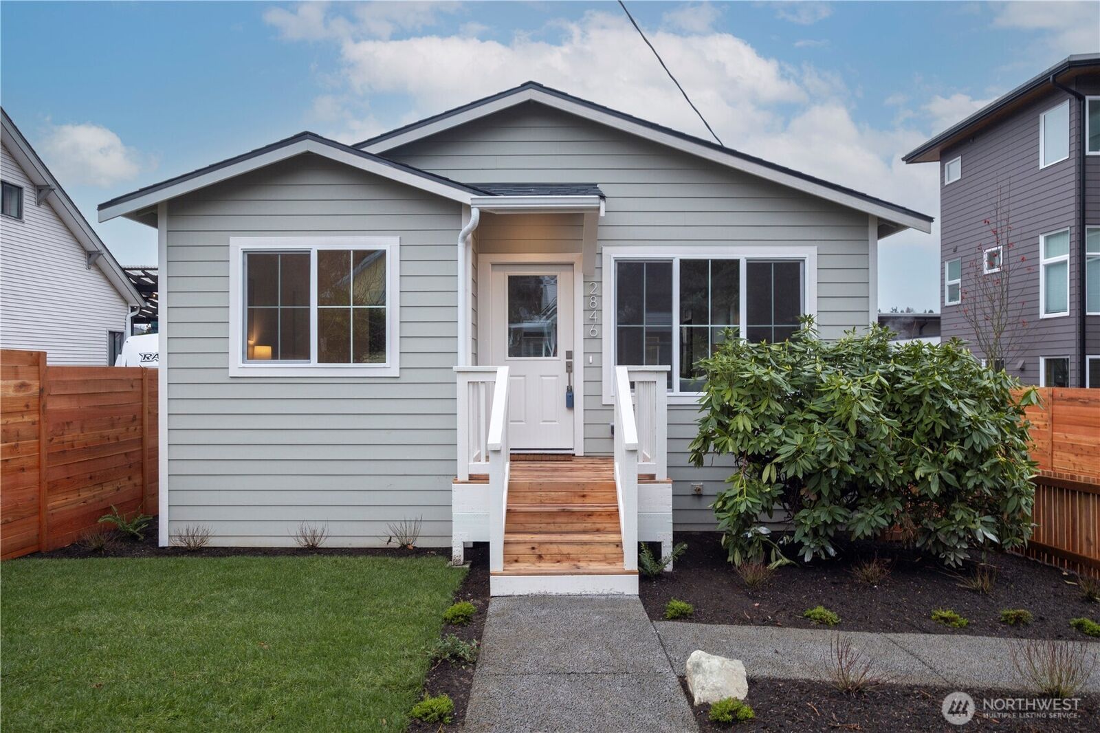 Property Photo:  2846  22nd Avenue W  WA 98199 