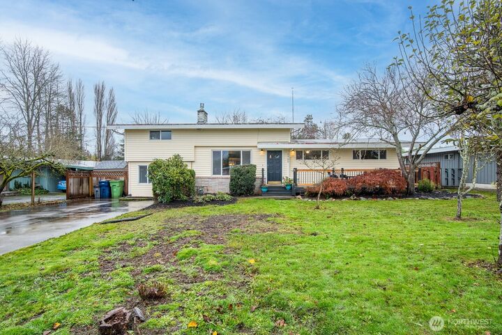 Property Photo:  1705  36th Street  WA 98221 