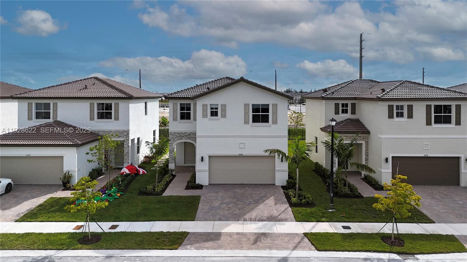 Property Photo: 2498 SE 25th Ct FL 33035