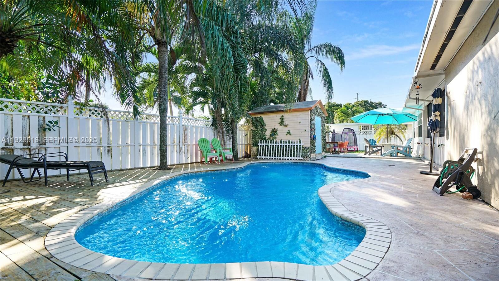 Property Photo: 9730 Johnson St FL 33024