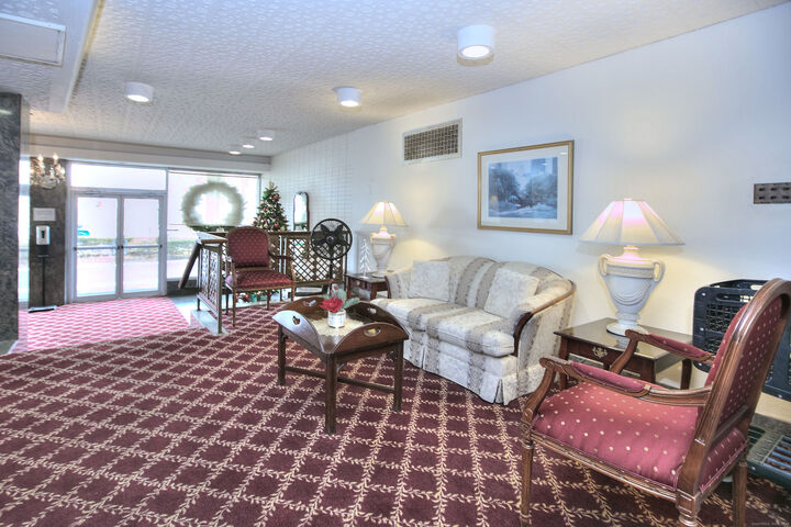 Property Photo:  25 Cartright Street 5D  CT 06604 