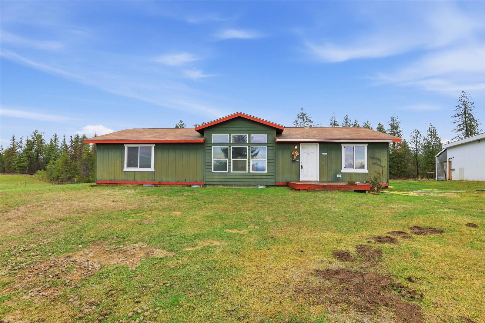 Property Photo:  40416 N Sunset Ln  WA 99006 