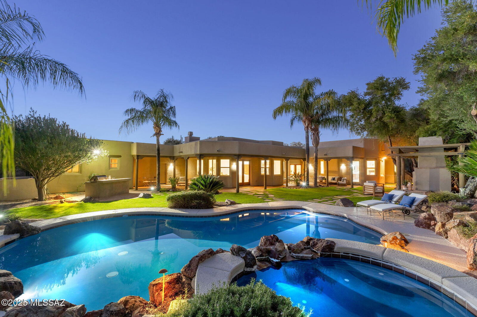 Property Photo: 10500 N Starsearcher Place AZ 85737