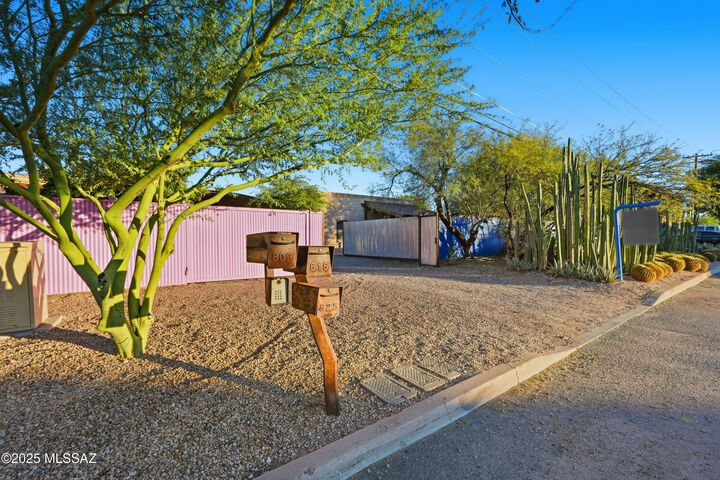 Property Photo: 825 S Fremont Avenue AZ 85719