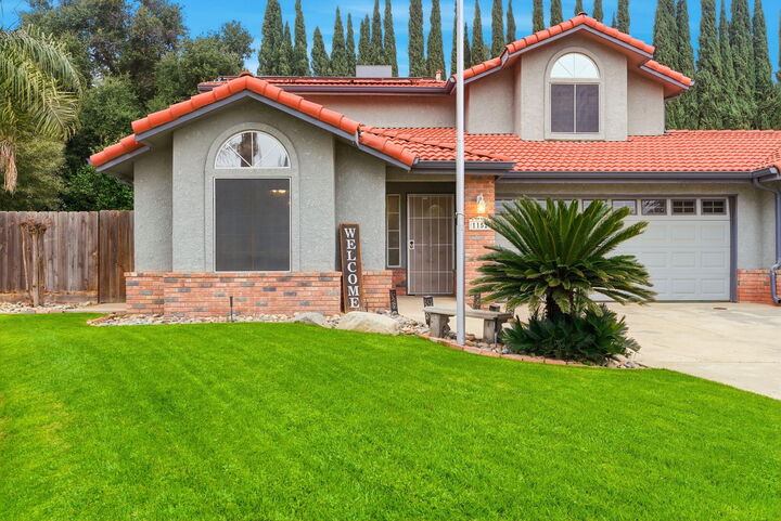 Property Photo: 1152 N Noyes Court CA 93291