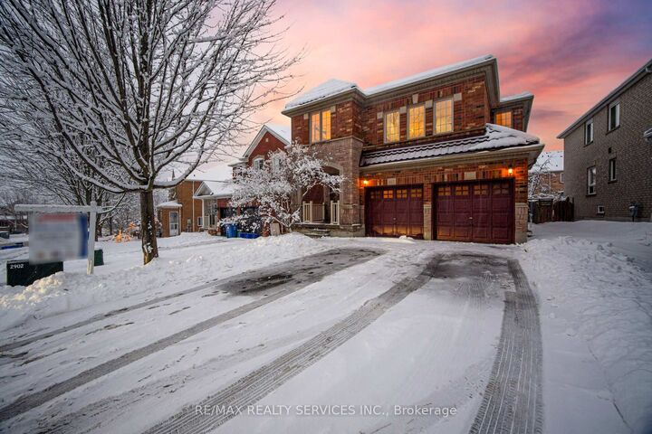 Property Photo: 917 Joe Persechini Drive ON L3X 2Y8