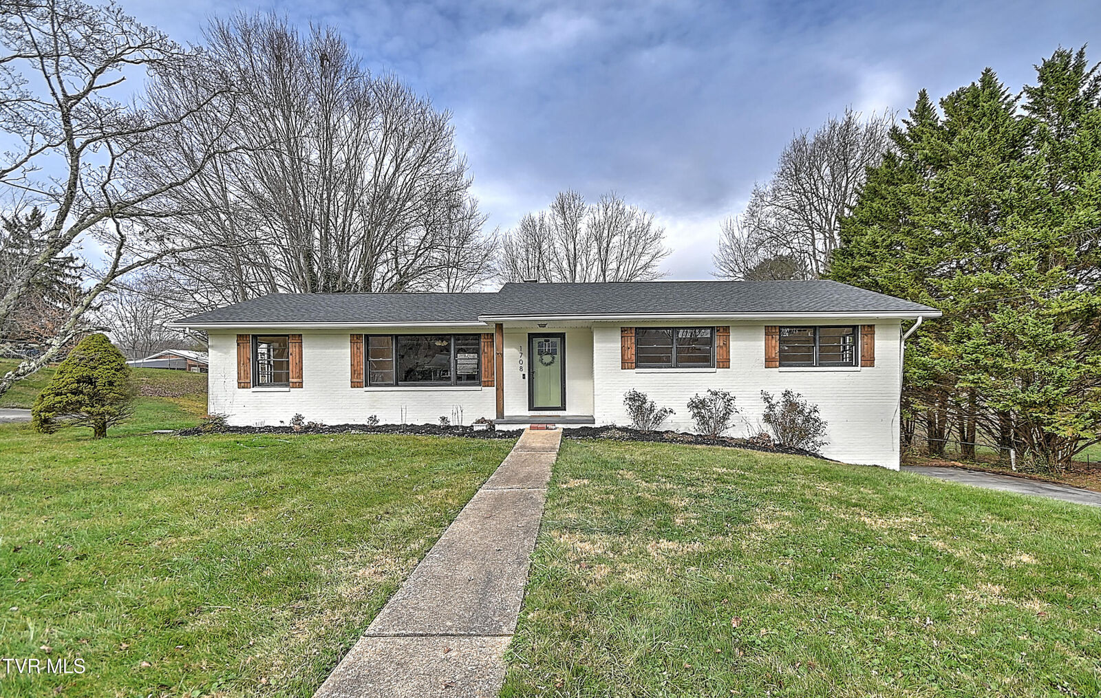 Property Photo: 1708 Jackson Terrace TN 37604