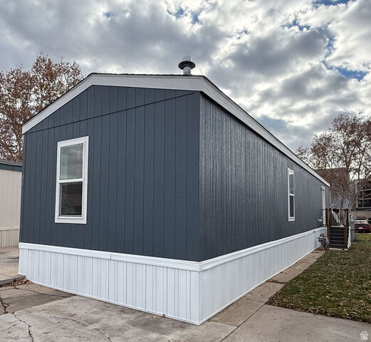 Property Photo: 75 W 250 N 84 UT 84015