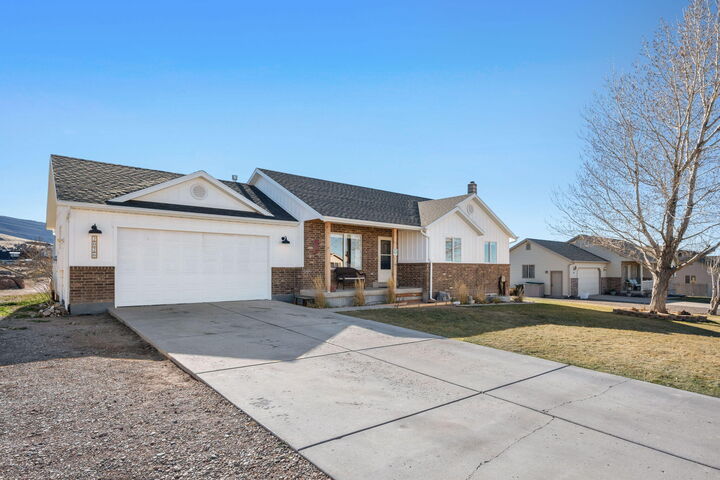 Property Photo: 2026 Saddleback View Dr UT 84721