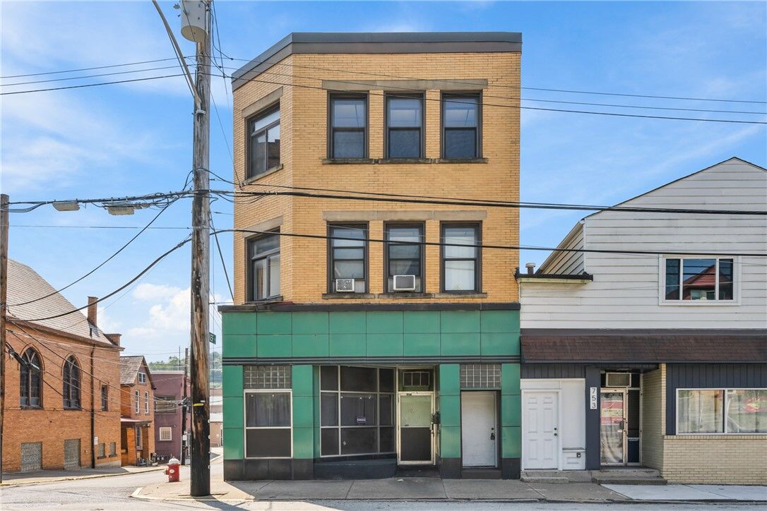 Property Photo: 751 Chartiers Ave PA 15136