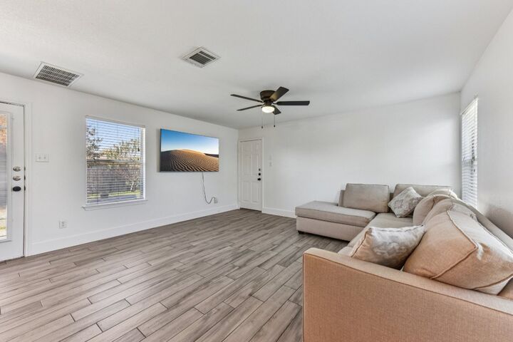 Property Photo:  2340 Bluffstone Drive  TX 78665 