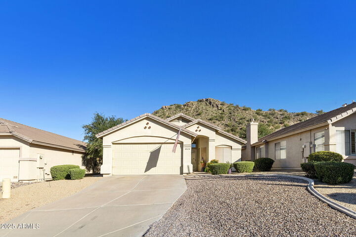 Property Photo: 8824 E Fairbrook Street AZ 85207