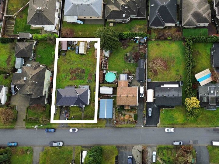 Property Photo: 820 Catherine Avenue BC V3J 4L7