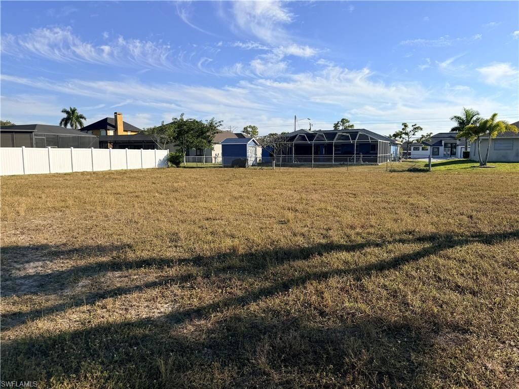 Property Photo: 1422 SW 39th Ter FL 33914