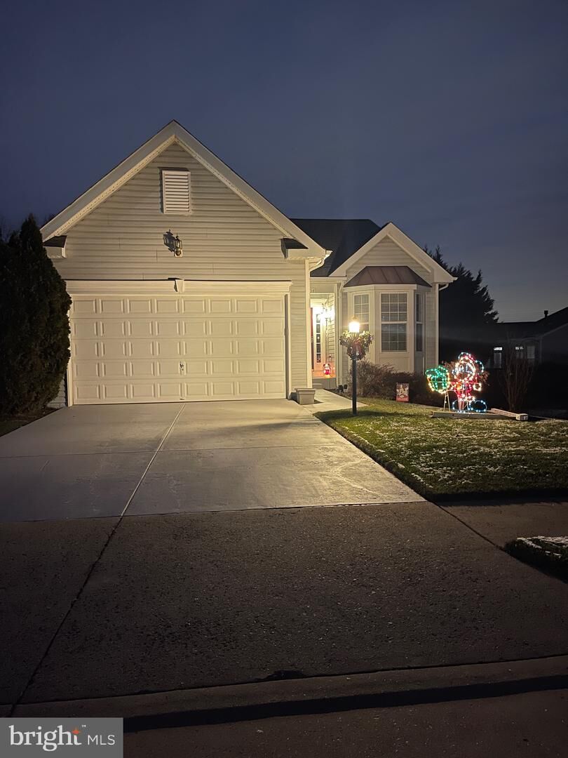 Property Photo: 3704 Russett Maple Court VA 22025