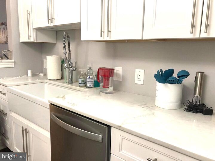 Property Photo:  1600 Arch Street 18 1013  PA 19103 