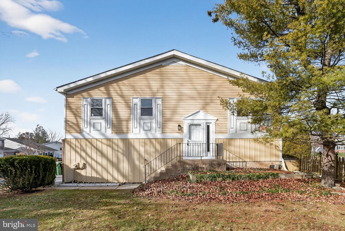 Property Photo:  102 Chesapeake Drive  PA 18940 