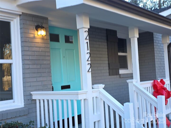 Property Photo: 2122 Kilborne Drive NC 28205