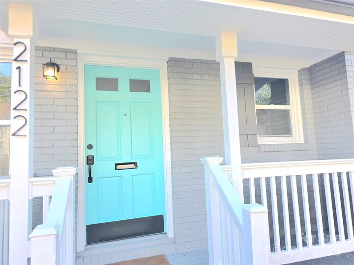 Property Photo:  2122 Kilborne Drive  NC 28205 