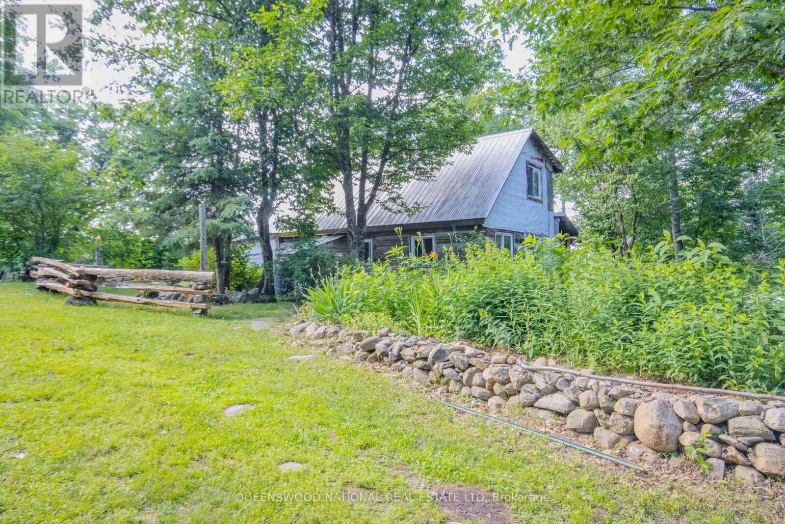 Property Photo: 205 Rockingham Road ON K0J 2N0