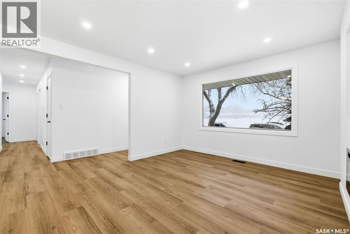 Property Photo: 732 Empress Street SK S4T 5C8