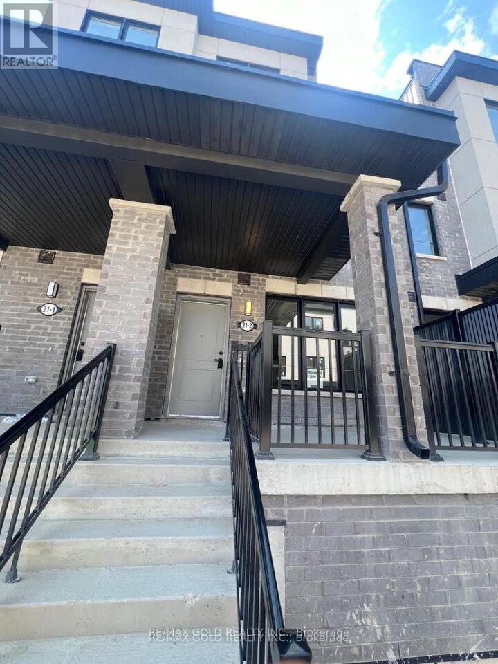 Property Photo:  21 Baynes Way 2  ON L3Z 4M5 