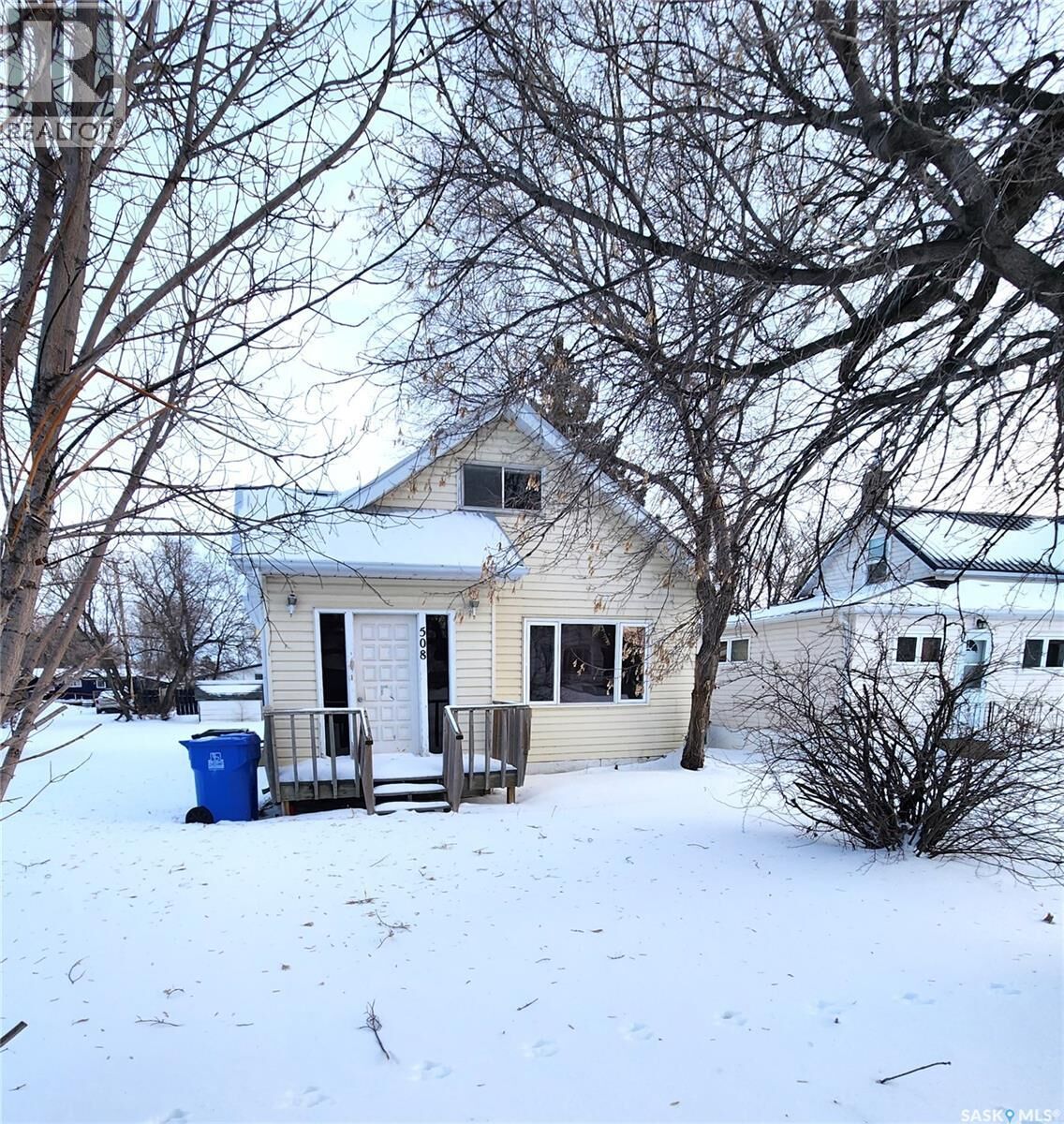 Property Photo: 508 1st Avenue E SK S0C 1N0
