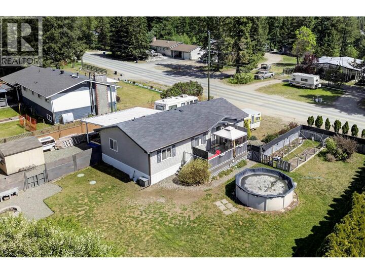 Property Photo: 633 Barriere Lakes Road BC V0E 1E1