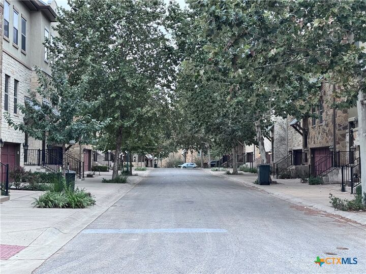 Property Photo: 1009 Highknoll Lane TX 78628